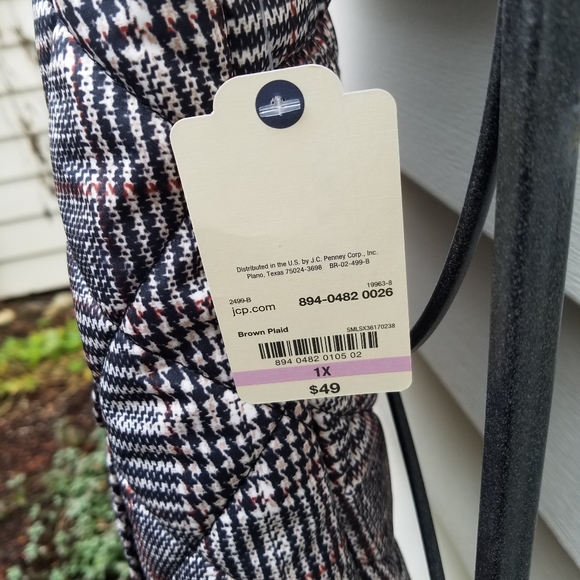 St. John Bay- puffer vest, 1X Red,black and white - Picture 4 of 4